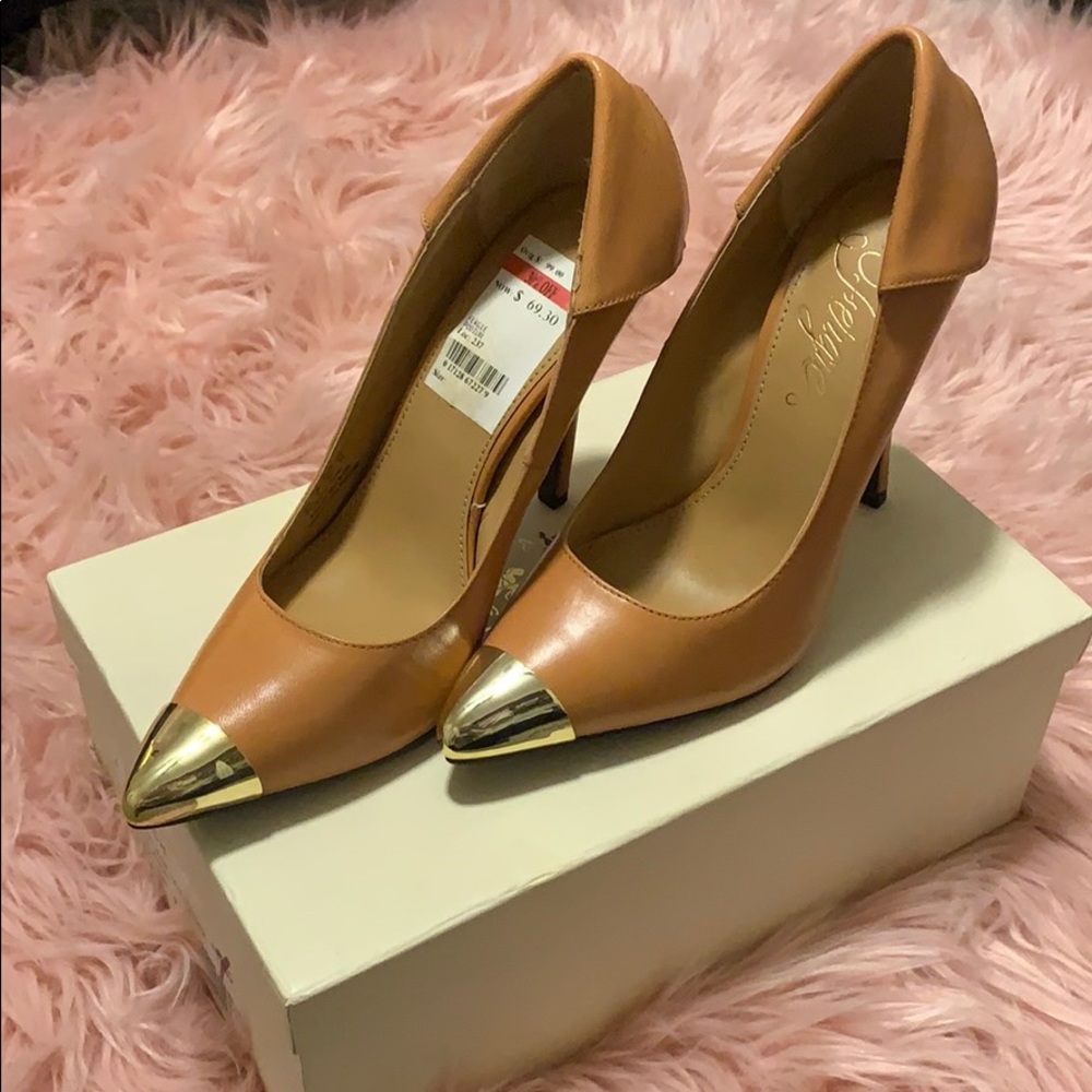 Fergie Podium Pumps Chestnut Color